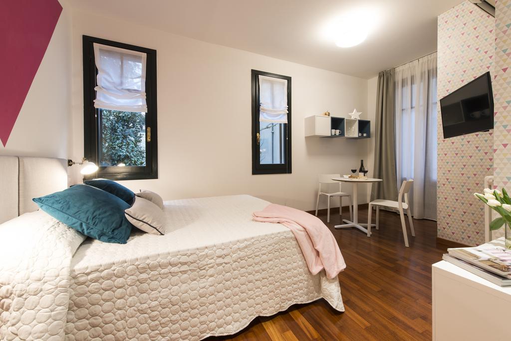 Suite Home Milano Fiera ภายนอก รูปภาพ