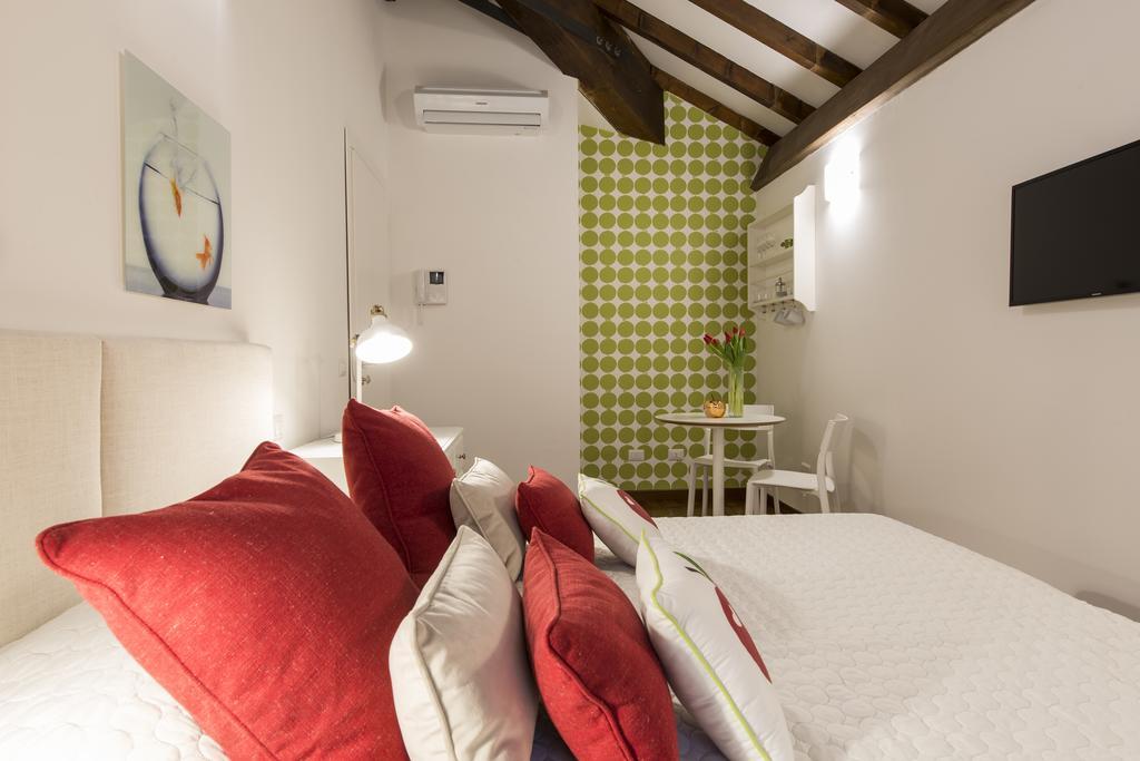 Suite Home Milano Fiera ภายนอก รูปภาพ
