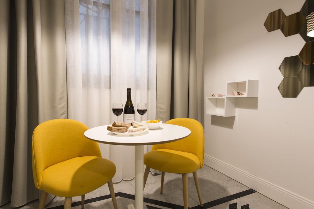 Suite Home Milano Fiera ภายนอก รูปภาพ