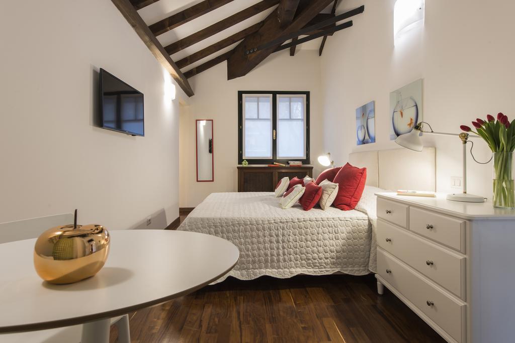 Suite Home Milano Fiera ภายนอก รูปภาพ